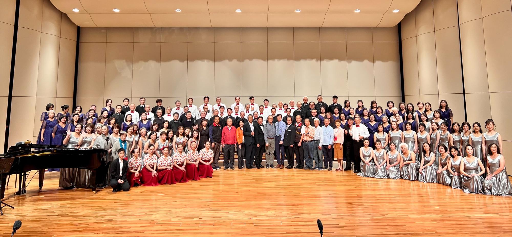 北花124人聯演20首歌舞動人聲